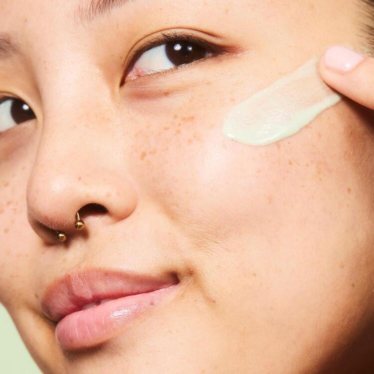 E.L.F. LIQUID PORELESS PUTTY PRIMER + CICA (PRIMER L&Iacute;QUIDO PORELESS)